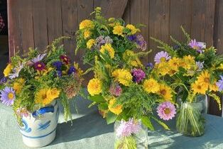 Blumen_und_Kraenze