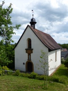 Marienkapelle vom Pfarrgarten aus gesehen